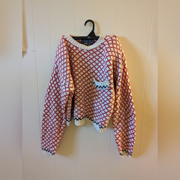 lizwear Sweaters - Women's cropped knitted sweater